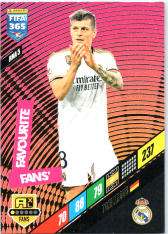 fotbalová karta Panini FIFA 365 2024 Adrenalyn XL RMA5 Toni Kroos Real Madrid CF Fans' Favourite