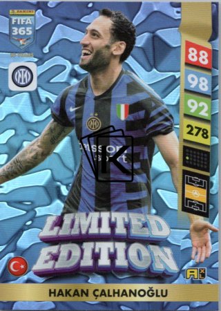 Limitovaná kartička Panini FIFA 365 2025 Adrenalyn XL Hakan Calhanoglu Inter Milán