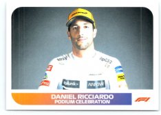 samolepka 2021 Topps Formule 1 Portrait 116 Daniel Ricciardo McLaren (Podium celebration)